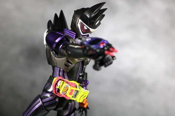 S.H.フィギュアーツ 仮面ライダーゲンム アクションゲーマー レベル2 スポーツゲーマ レビュー アクション