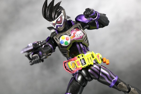 S.H.フィギュアーツ 仮面ライダーゲンム アクションゲーマー レベル2 スポーツゲーマ レビュー アクション