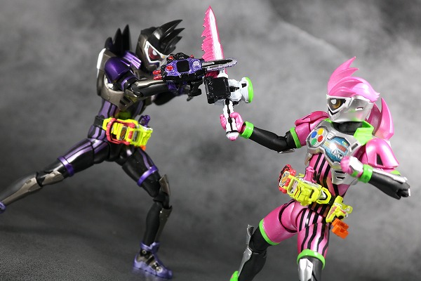 S.H.フィギュアーツ 仮面ライダーゲンム アクションゲーマー レベル2 スポーツゲーマ レビュー アクション