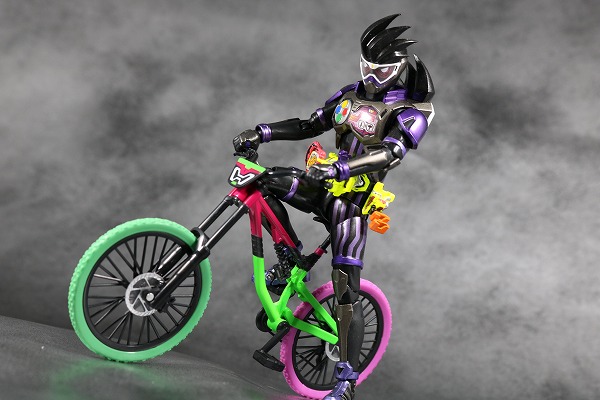 S.H.フィギュアーツ 仮面ライダーゲンム アクションゲーマー レベル2 スポーツゲーマ レビュー アクション