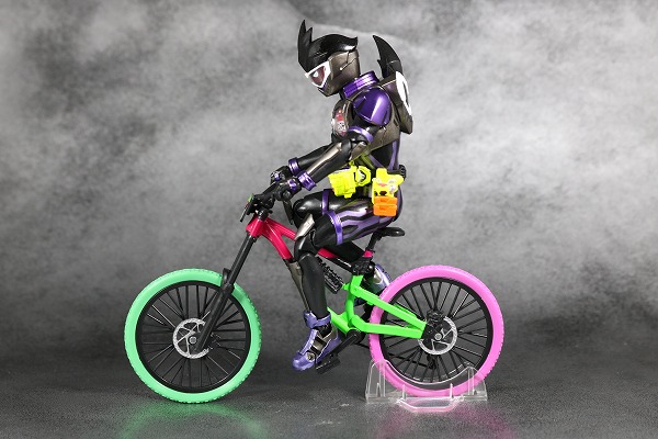 S.H.フィギュアーツ 仮面ライダーゲンム アクションゲーマー レベル2 スポーツゲーマ レビュー 付属品