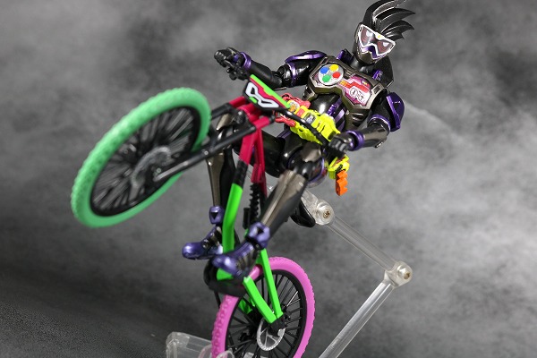 S.H.フィギュアーツ 仮面ライダーゲンム アクションゲーマー レベル2 スポーツゲーマ レビュー アクション