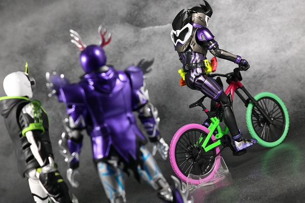 S.H.フィギュアーツ 仮面ライダーゲンム アクションゲーマー レベル2 スポーツゲーマ レビュー アクション