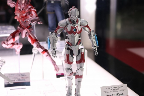 ULTRA-ACTxS.H.フィギュアーツ　ULTRAMAN