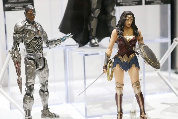 東京コミコン　2017　メディコム・トイ　ジャスティスリーグ　ワンダーウーマン　サイボーグ