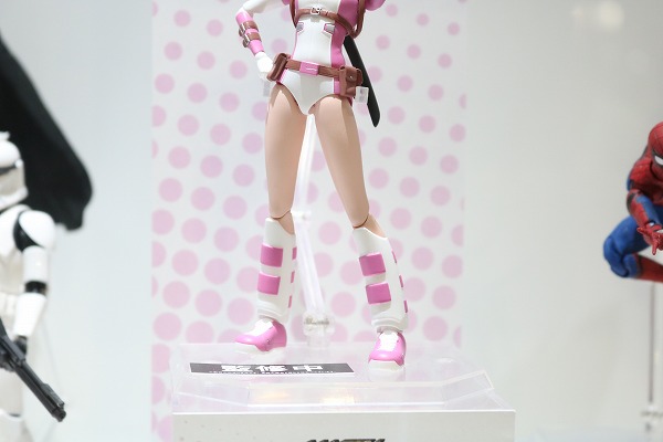 東京コミコン　2017　メディコム・トイ　＾グウェンプール