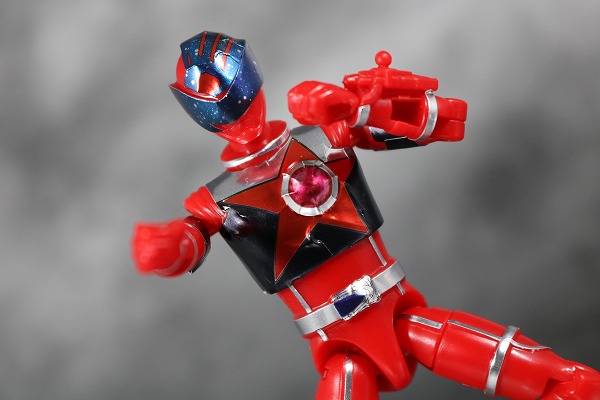 勇動　宇宙戦隊キュウレンジャー　シシレッド　アクション　レビュー
