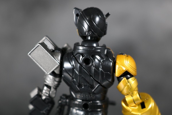 創動　仮面ライダービルド　クマテレビ　レビュー　全身