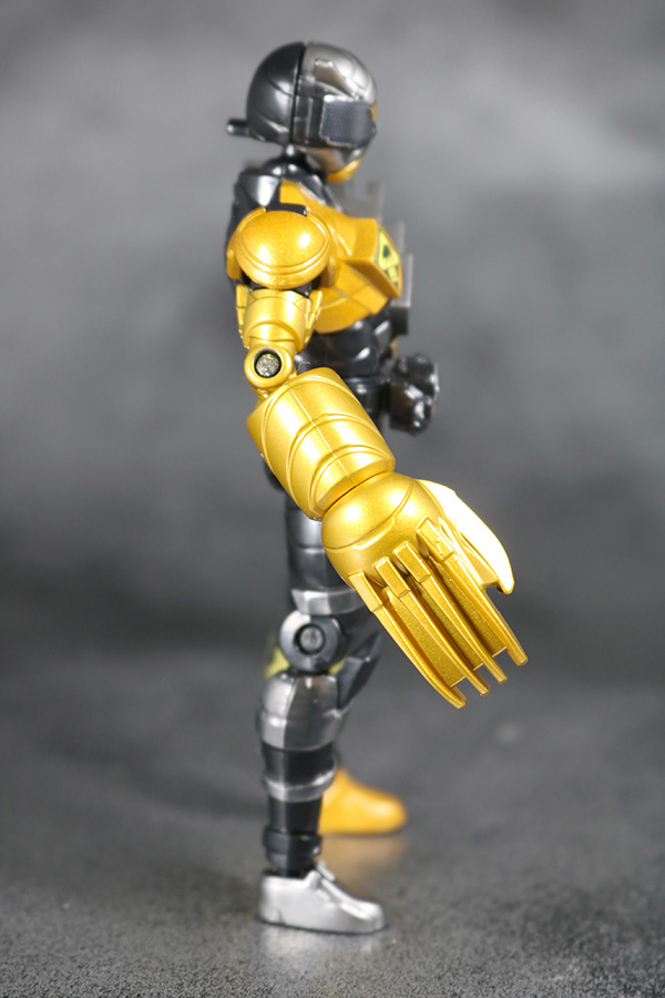 創動　仮面ライダービルド　クマテレビ　レビュー　全身