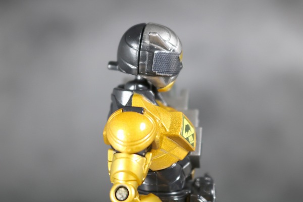 創動　仮面ライダービルド　クマテレビ　レビュー　全身