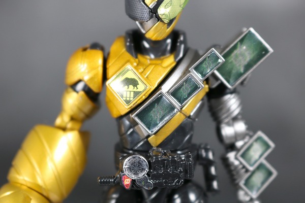 創動　仮面ライダービルド　クマテレビ　レビュー　全身