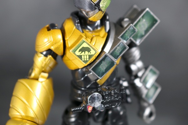 創動　仮面ライダービルド　クマテレビ　レビュー　全身