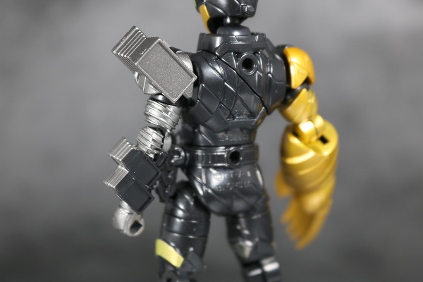 創動　仮面ライダービルド　クマテレビ　レビュー　全身