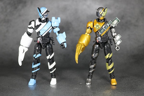 創動　仮面ライダービルド　クマテレビ　レビュー　全身