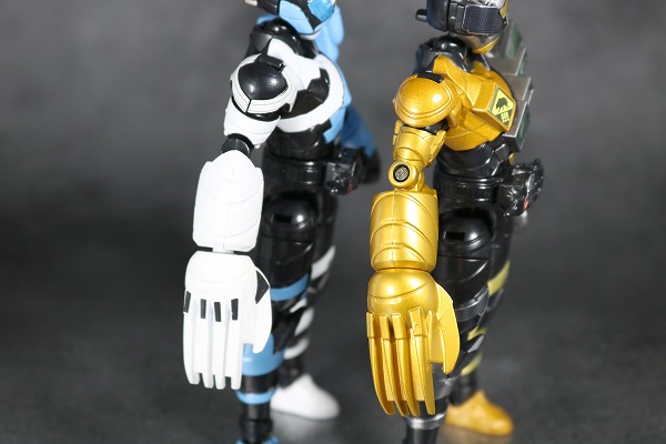 創動　仮面ライダービルド　クマテレビ　レビュー　全身