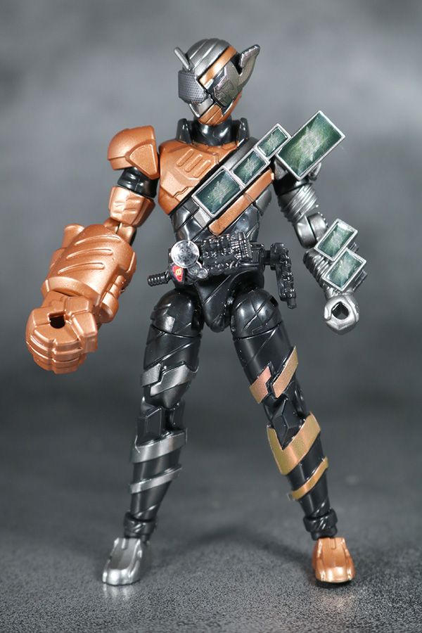 創動　仮面ライダービルド　クマテレビ　ゴリラテレビ　レビュー　全身