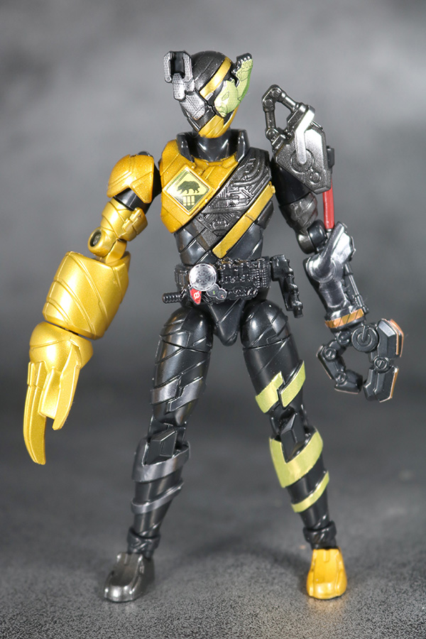 創動　仮面ライダービルド　クマテレビ　クマロボット　レビュー　全身