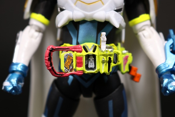 S.H.フィギュアーツ 仮面ライダーブレイブ レガシーゲーマー レベル100 レビュー 全身