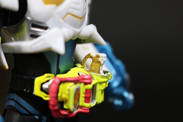 S.H.フィギュアーツ 仮面ライダーブレイブ レガシーゲーマー レベル100 レビュー 全身