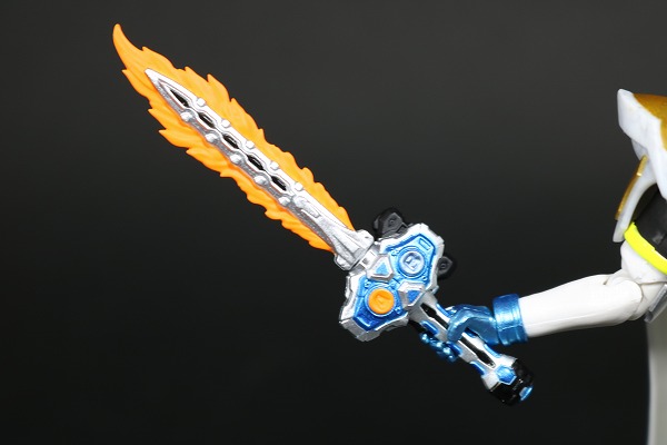 S.H.フィギュアーツ 仮面ライダーブレイブ レガシーゲーマー レベル100 レビュー 付属品