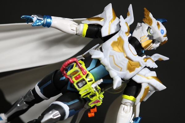 S.H.フィギュアーツ 仮面ライダーブレイブ レガシーゲーマー レベル100 レビュー アクション