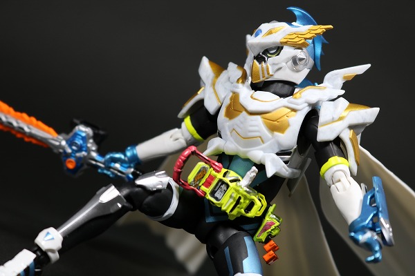 S.H.フィギュアーツ 仮面ライダーブレイブ レガシーゲーマー レベル100 レビュー アクション