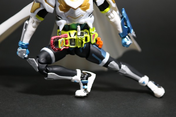 S.H.フィギュアーツ 仮面ライダーブレイブ レガシーゲーマー レベル100 レビュー 可動