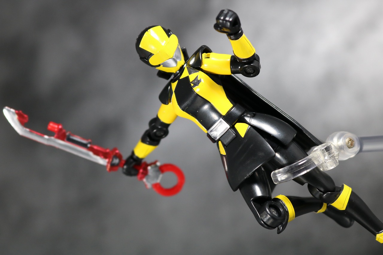 勇動　快盗戦隊ルパンレンジャーVS警察戦隊パトレンジャー　アクション　ルパンイエロー