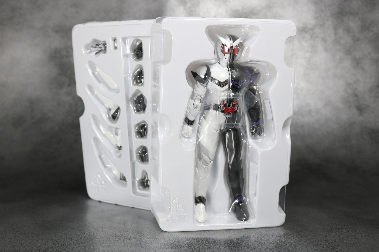 S.H.フィギュアーツ　仮面ライダーW　ファングジョーカー　真骨彫製法　レビュー　パッケージ