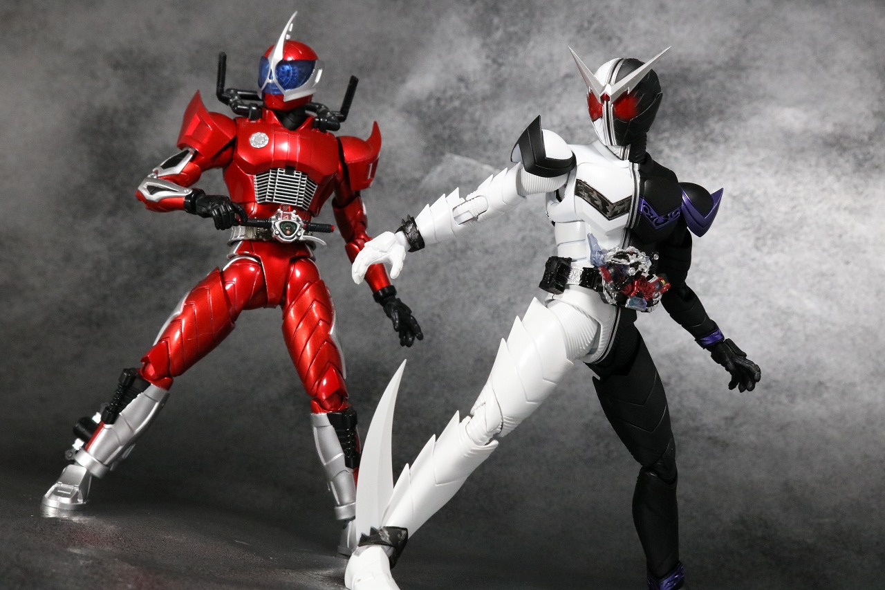 S.H.フィギュアーツ　仮面ライダーW　ファングジョーカー　真骨彫製法　レビュー　アクション