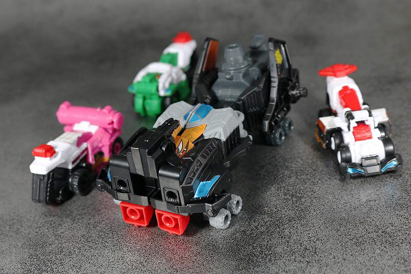 ミニプラ　パトカイザー　VSビークル合体シリーズ02　グッドストライカー　トリガーマシン　アクション　レビュー