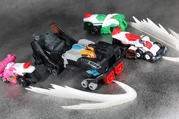 ミニプラ　パトカイザー　VSビークル合体シリーズ02　グッドストライカー　トリガーマシン1号　トリガーマシン2号　トリガーマシン3号　アクション　レビュー