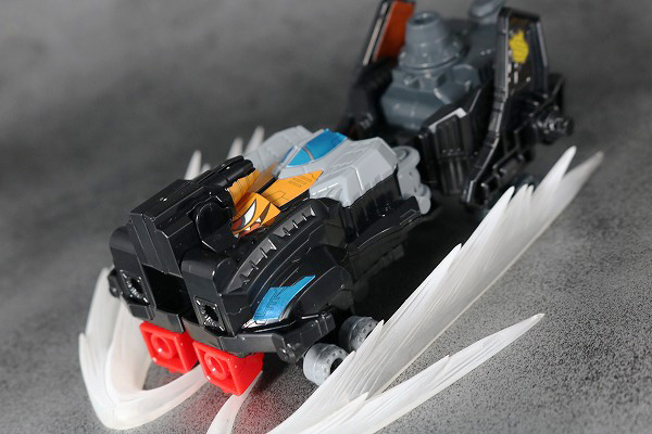 ミニプラ　パトカイザー　VSビークル合体シリーズ02　グッドストライカー　トリガーマシン　アクション　レビュー