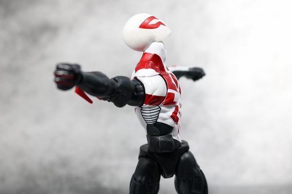 マーベルレジェンド　スパイダーマン2099　オールニュー・オールディファレント・マーベル　レビュー　可動範囲