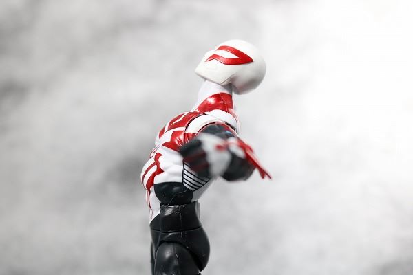 マーベルレジェンド　スパイダーマン2099　オールニュー・オールディファレント・マーベル　レビュー　可動範囲