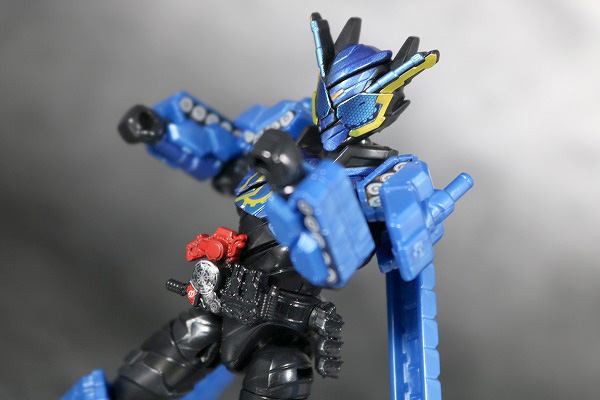 創動　仮面ライダービルド　BUILD８ Feat.装動　タンクタンクフォーム　アクション　レビュー 