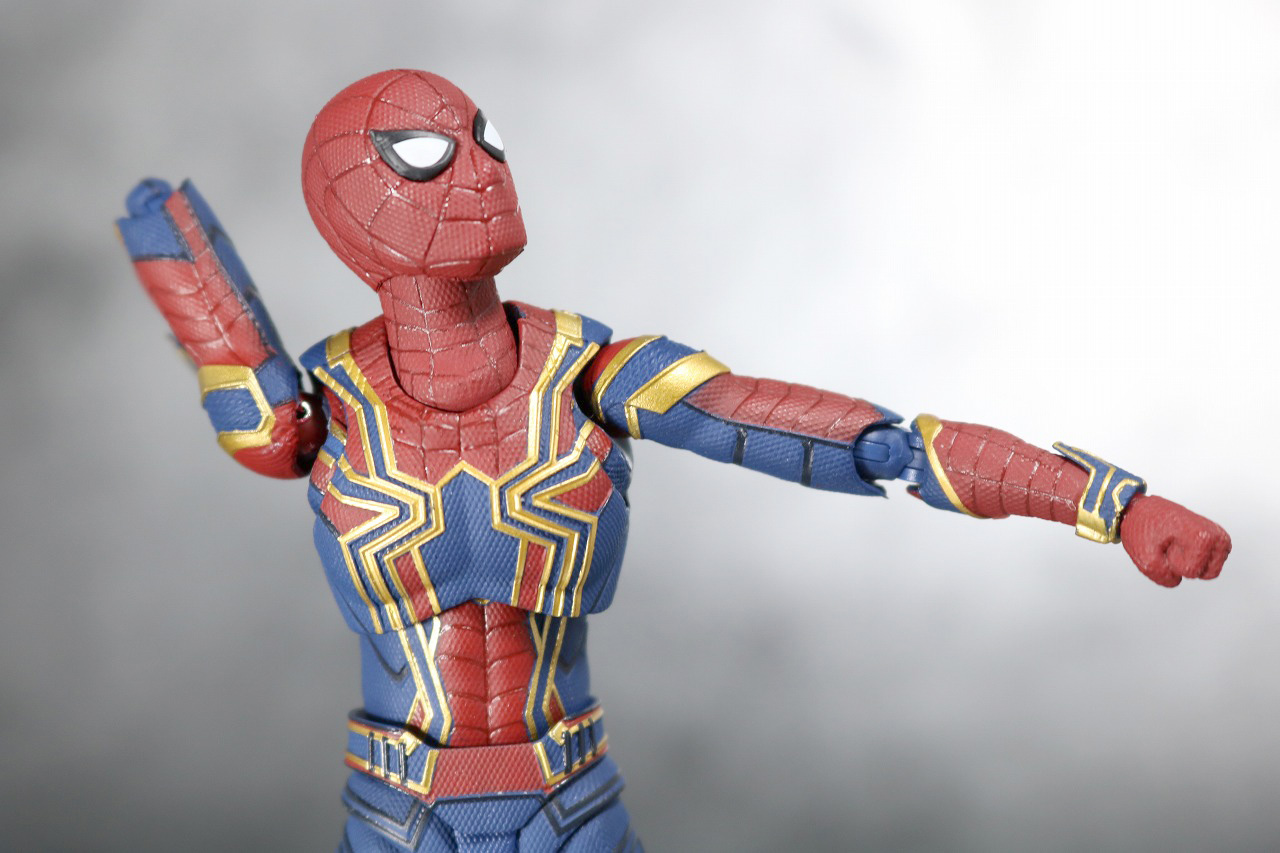 S.H.フィギュアーツ　アイアン　スパイダーマン　アベンジャーズ　インフィニティウォー　レビュー　可動範囲