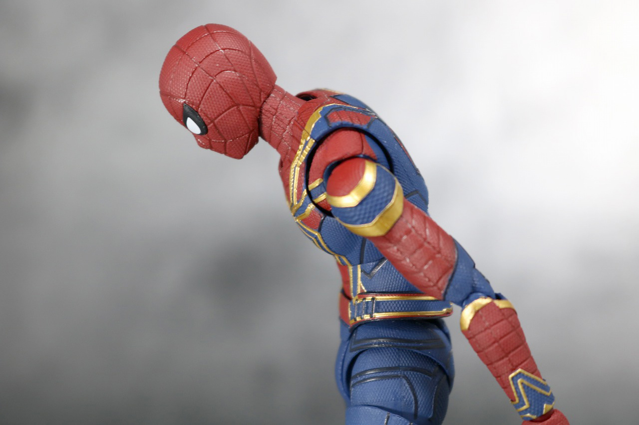 S.H.フィギュアーツ　アイアン　スパイダーマン　アベンジャーズ　インフィニティウォー　レビュー　可動範囲