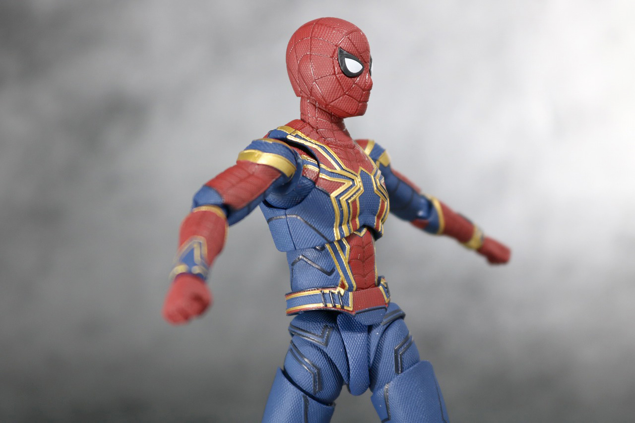 S.H.フィギュアーツ　アイアン　スパイダーマン　アベンジャーズ　インフィニティウォー　レビュー　可動範囲