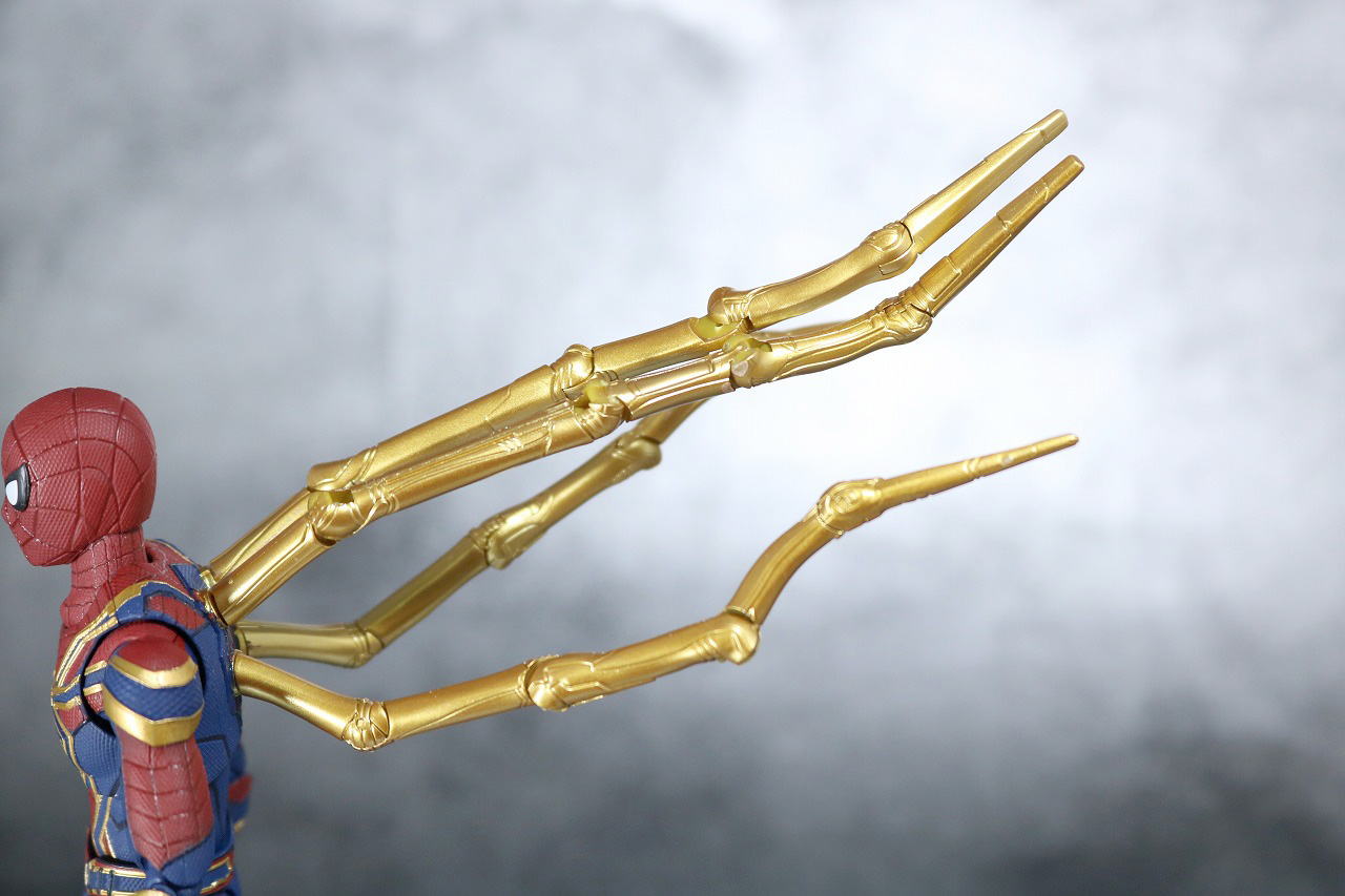 S.H.フィギュアーツ　アイアン　スパイダーマン　アベンジャーズ　インフィニティウォー　レビュー　可動範囲