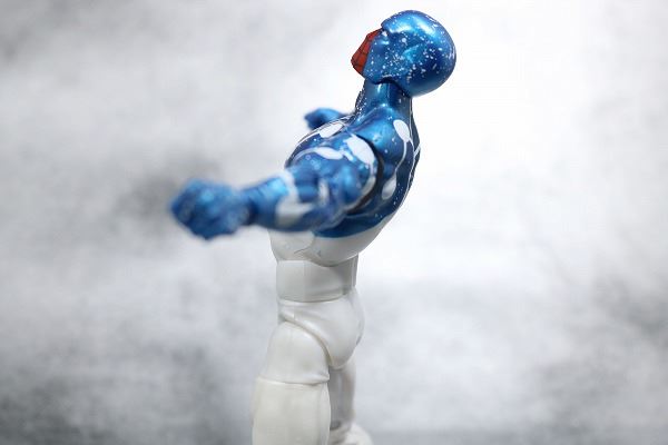 マーベルレジェンド　コズミック・スパイダーマン　レビュー　可動範囲