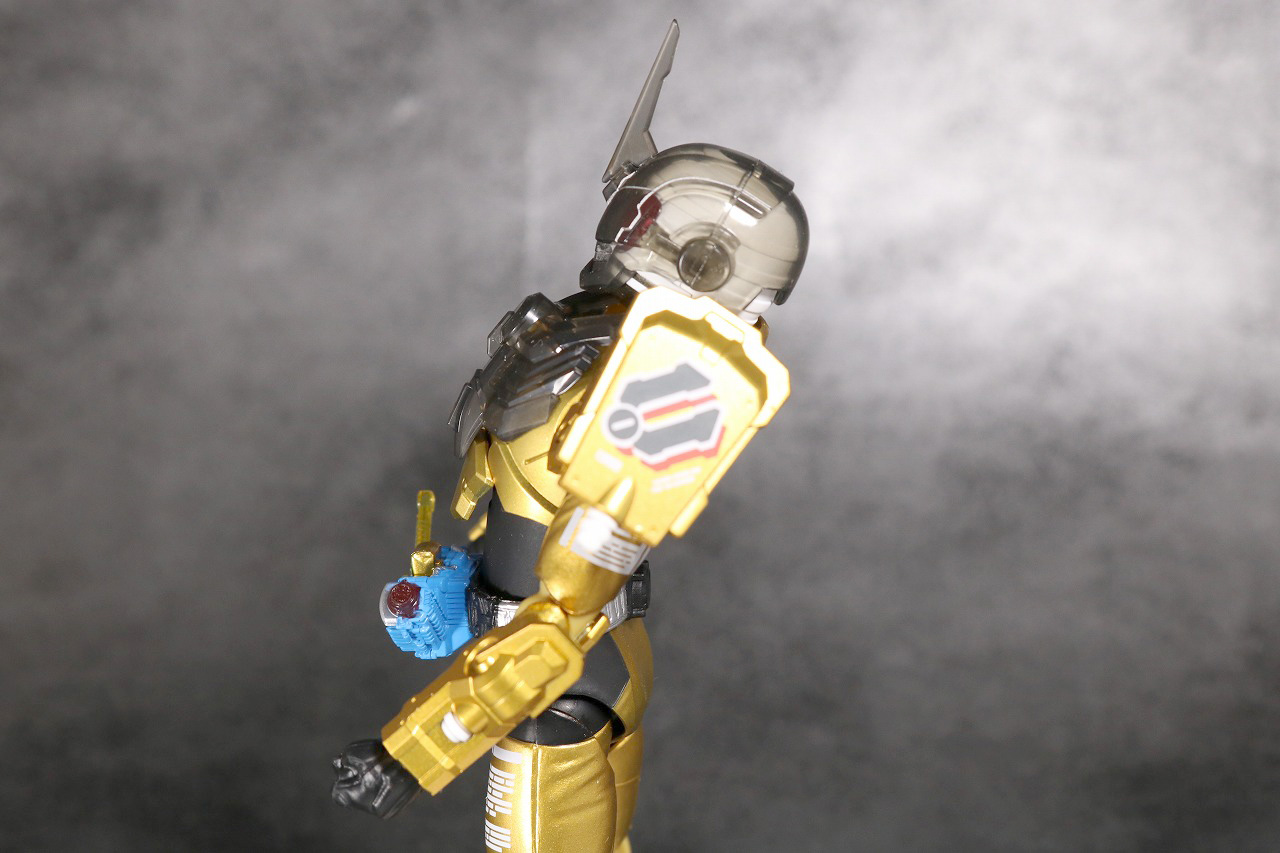 S.H.フィギュアーツ　仮面ライダーグリス　レビュー　可動範囲