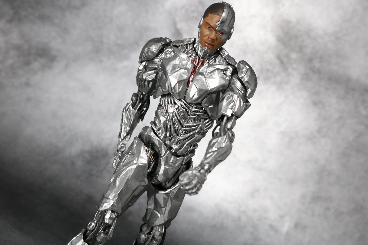 MAFEX　サイボーグ　ジャスティスリーグ　レビュー　アクション