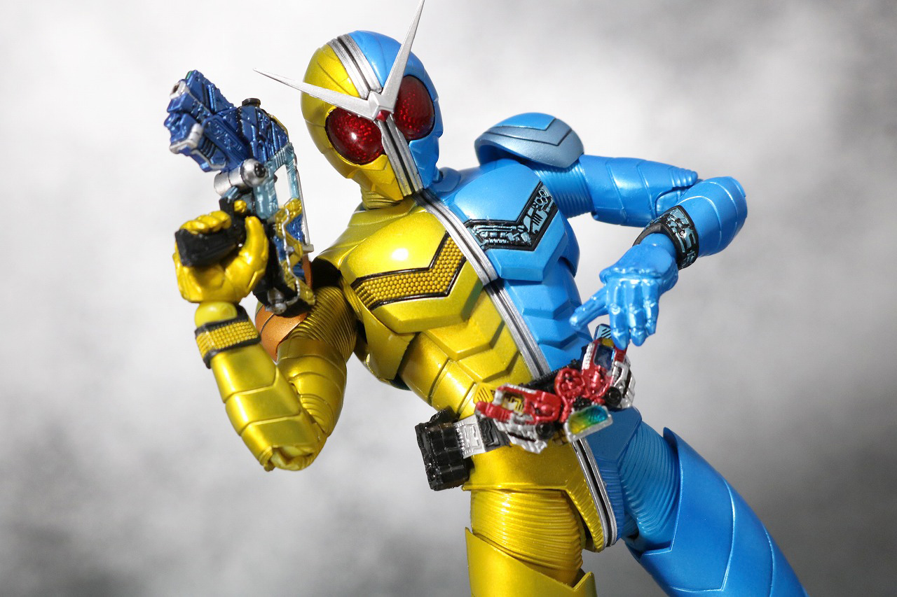 S.H.フィギュアーツ　仮面ライダーW　ルナトリガー　真骨彫製法　レビュー