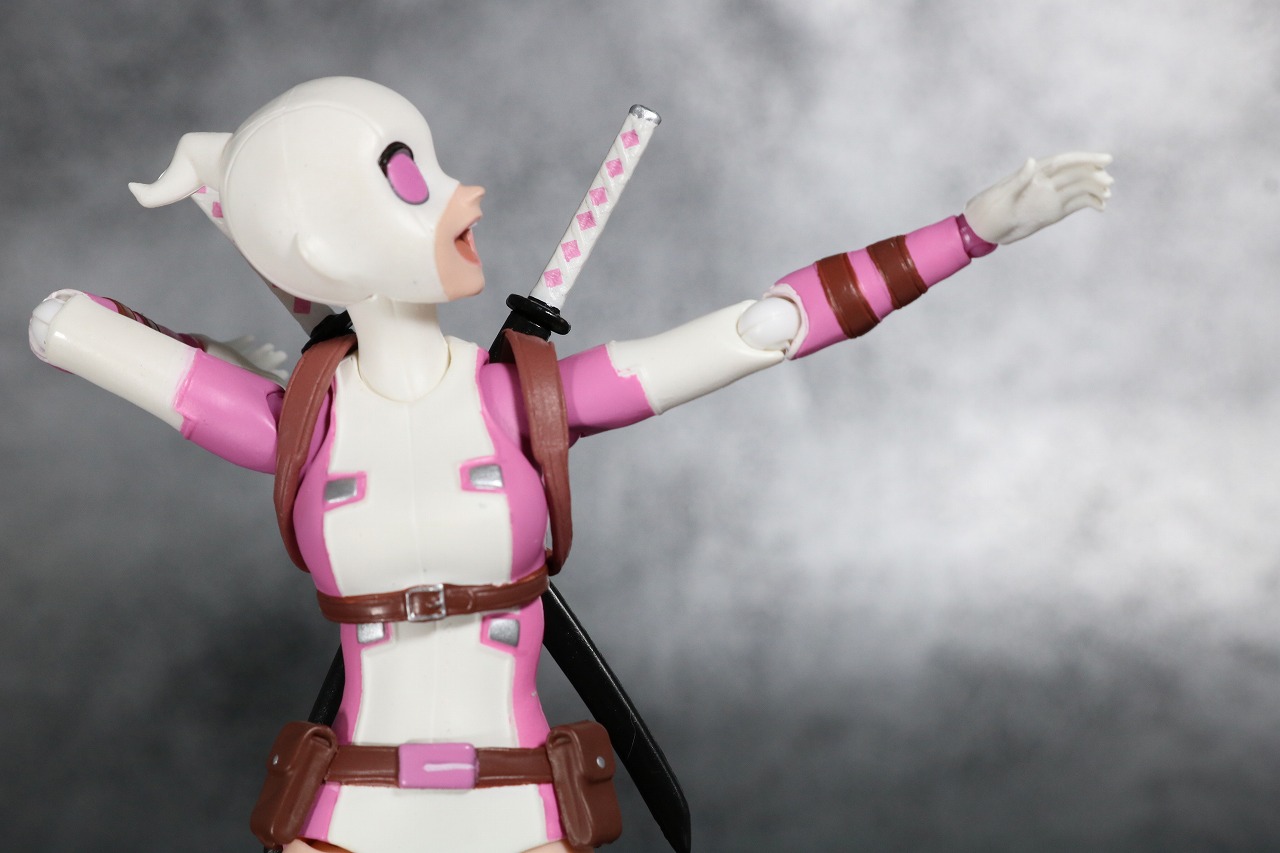 MAFEX　グウェンプール　レビュー　可動範囲