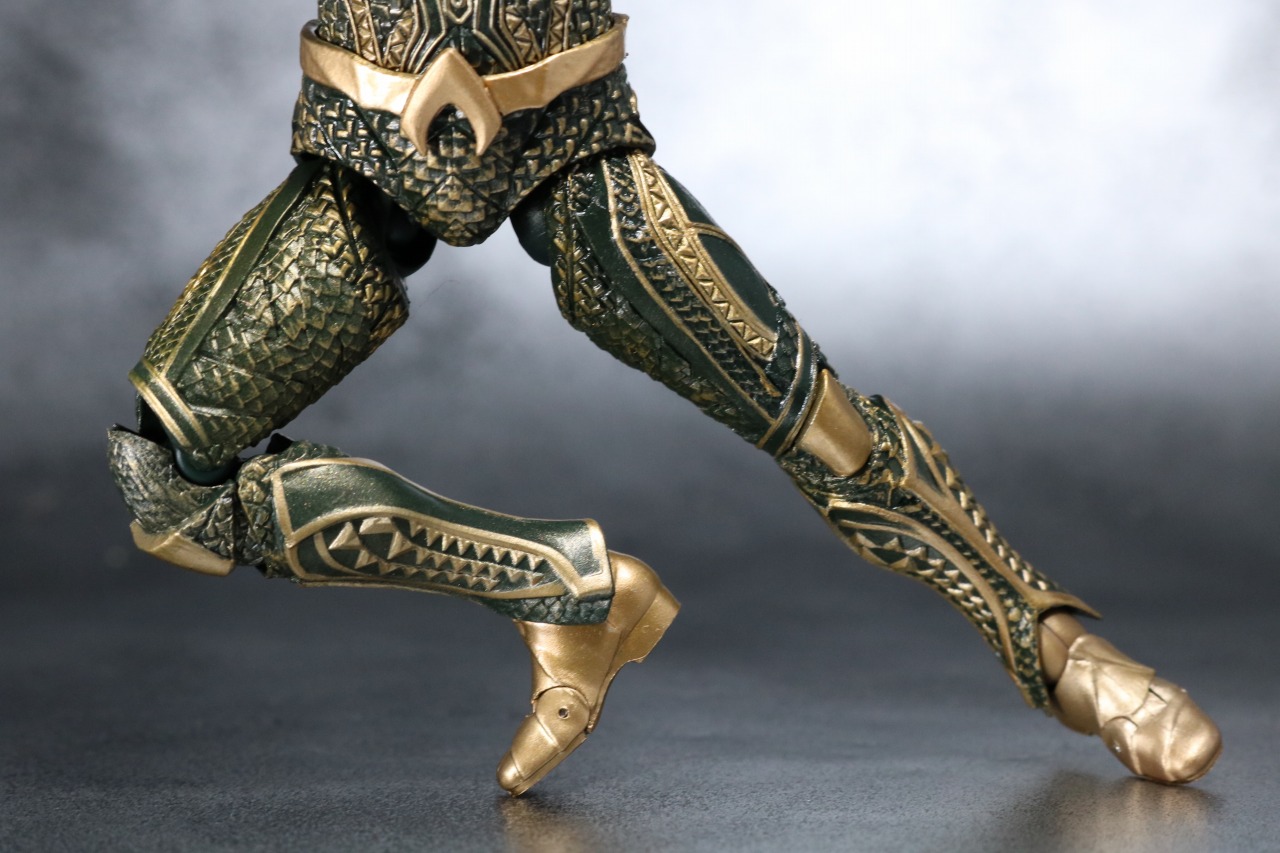 MAFEX　アクアマン　ジャスティスリーグ　レビュー　可動範囲