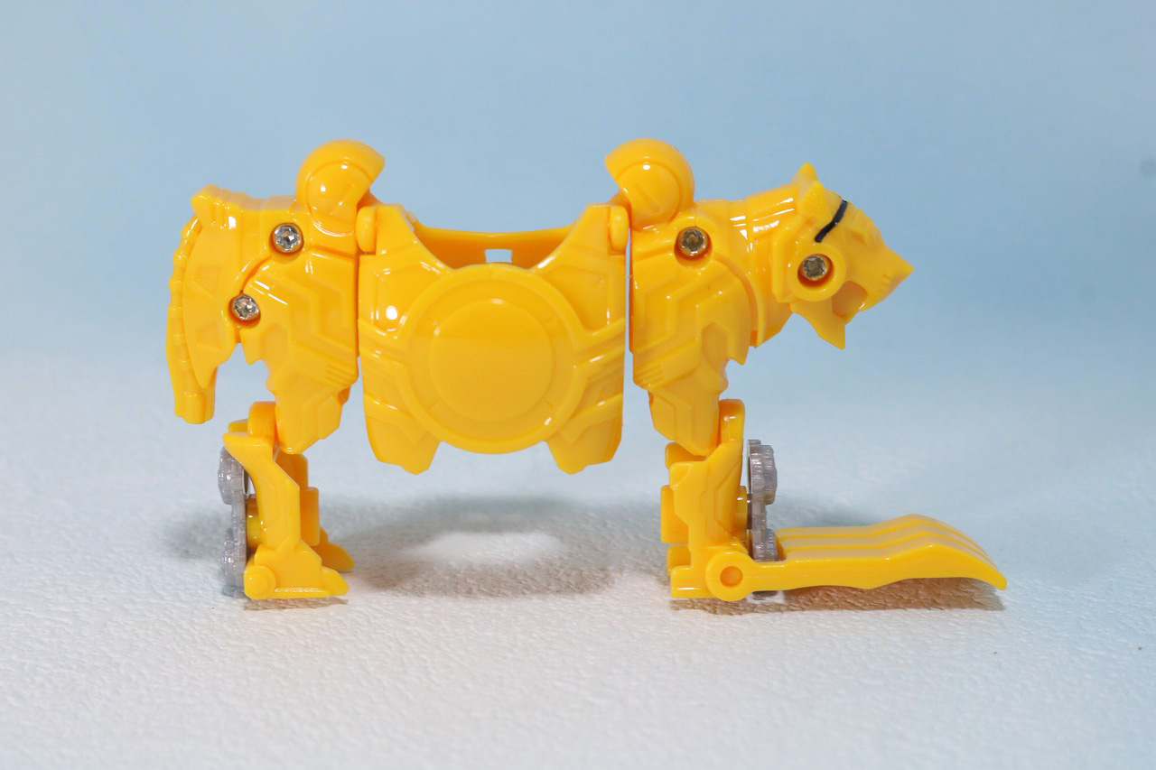 RKF　RIDER KICK'S FIGURE　オーズアーマー　レビュー　仮面ライダージオウ　トラ　全身