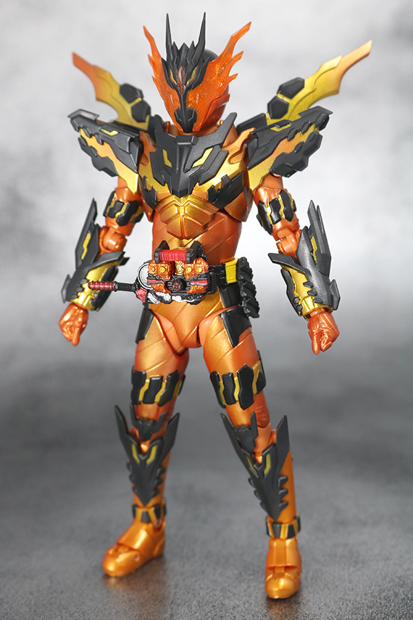 S.H.フィギュアーツ　仮面ライダークローズマグマ　レビュー　全身