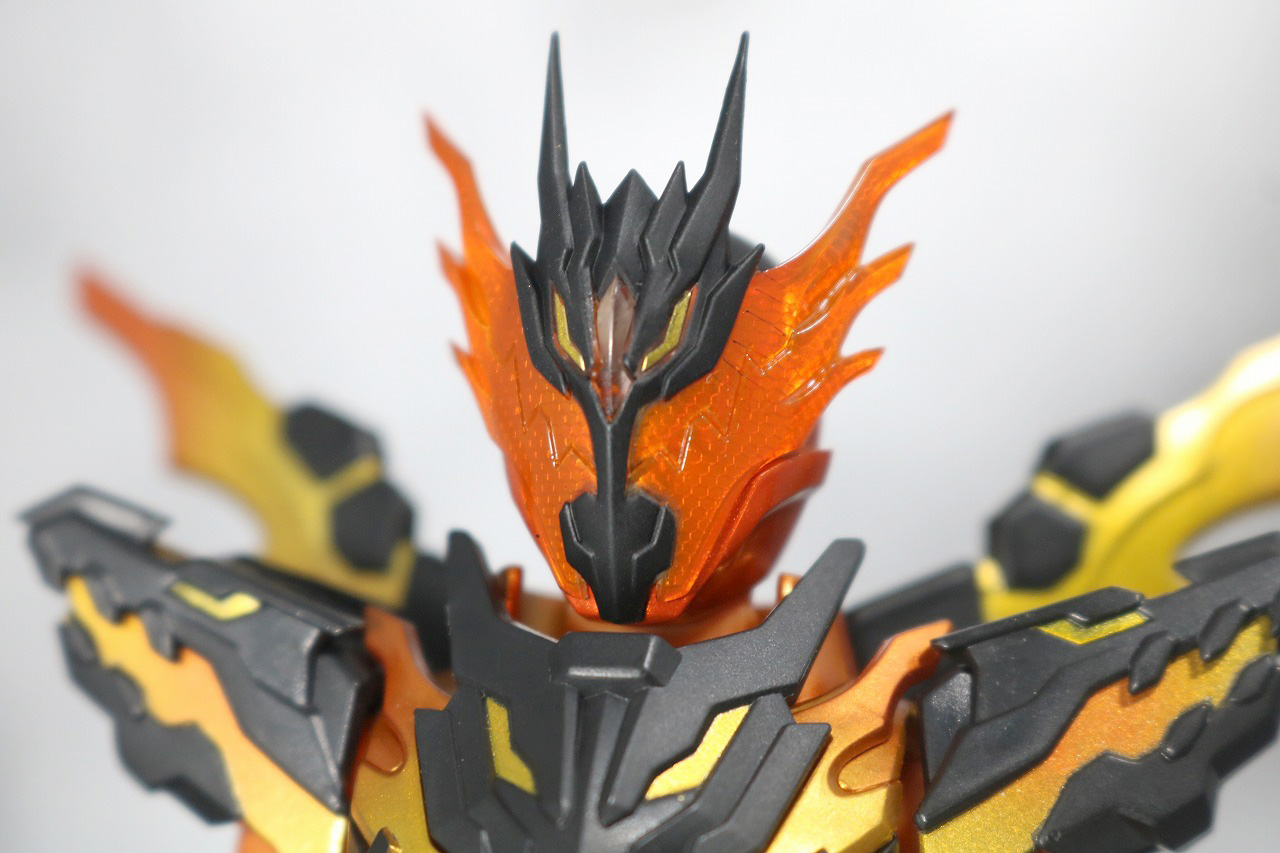S.H.フィギュアーツ　仮面ライダークローズマグマ　レビュー　全身