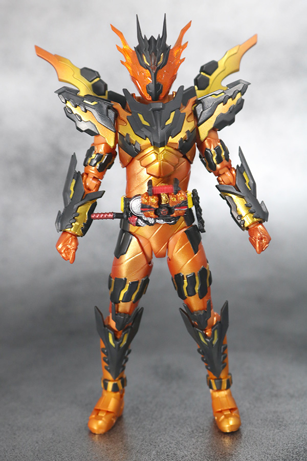 S.H.フィギュアーツ　仮面ライダークローズマグマ　レビュー　全身